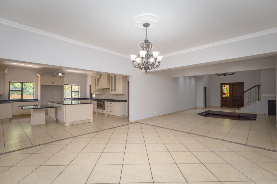 6 Bedroom Property for Sale in The Coves North West